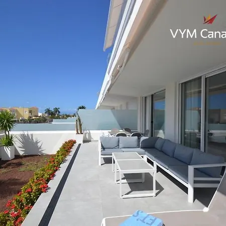 New In Terazzas De Costa Adeje. Big Terrace With A Garden, Heated Pool And Private Parking アデヘ