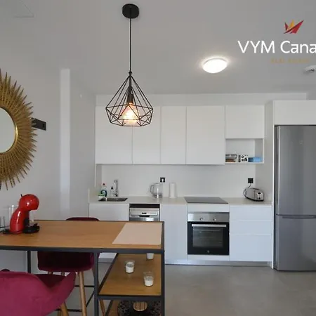 New In Terazzas De Costa Adeje. Big Terrace With A Garden, Heated Pool And Private Parking アパート アデヘ